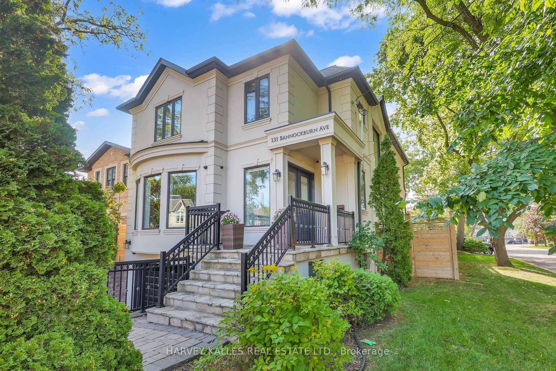 131 Bannockburn Avenue, Toronto C04 — photo 2 of 5