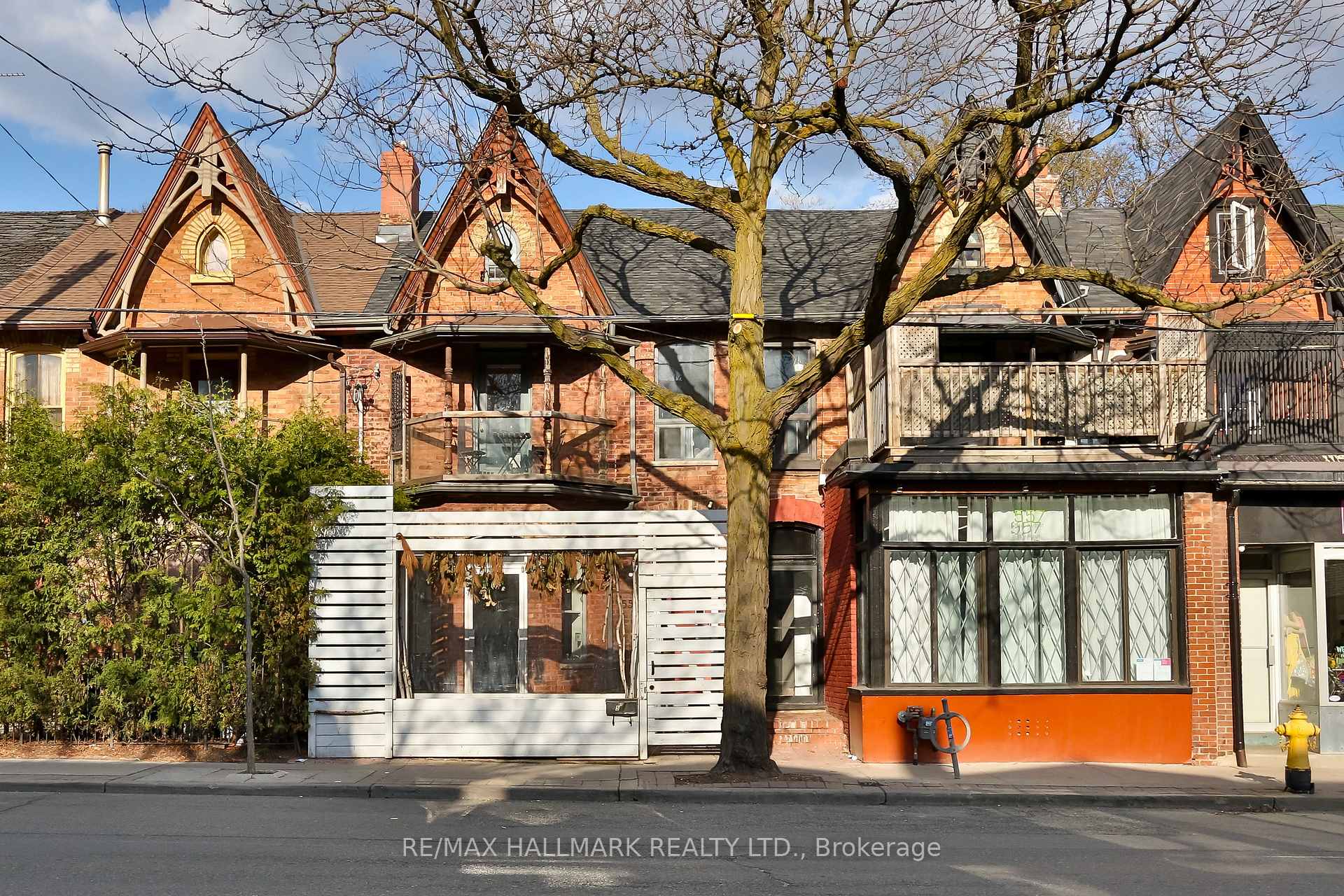 559 Parliament Street 1, Toronto C08, ON M4X 1P7