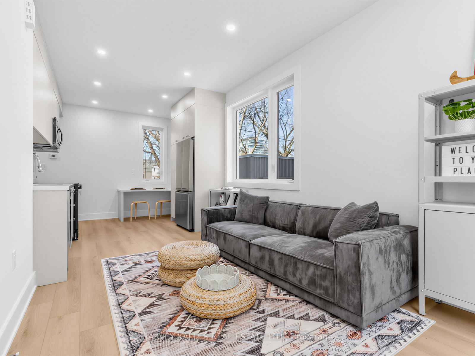 45 Bellevue Avenue 6b, Toronto C01, ON M5T 2N5