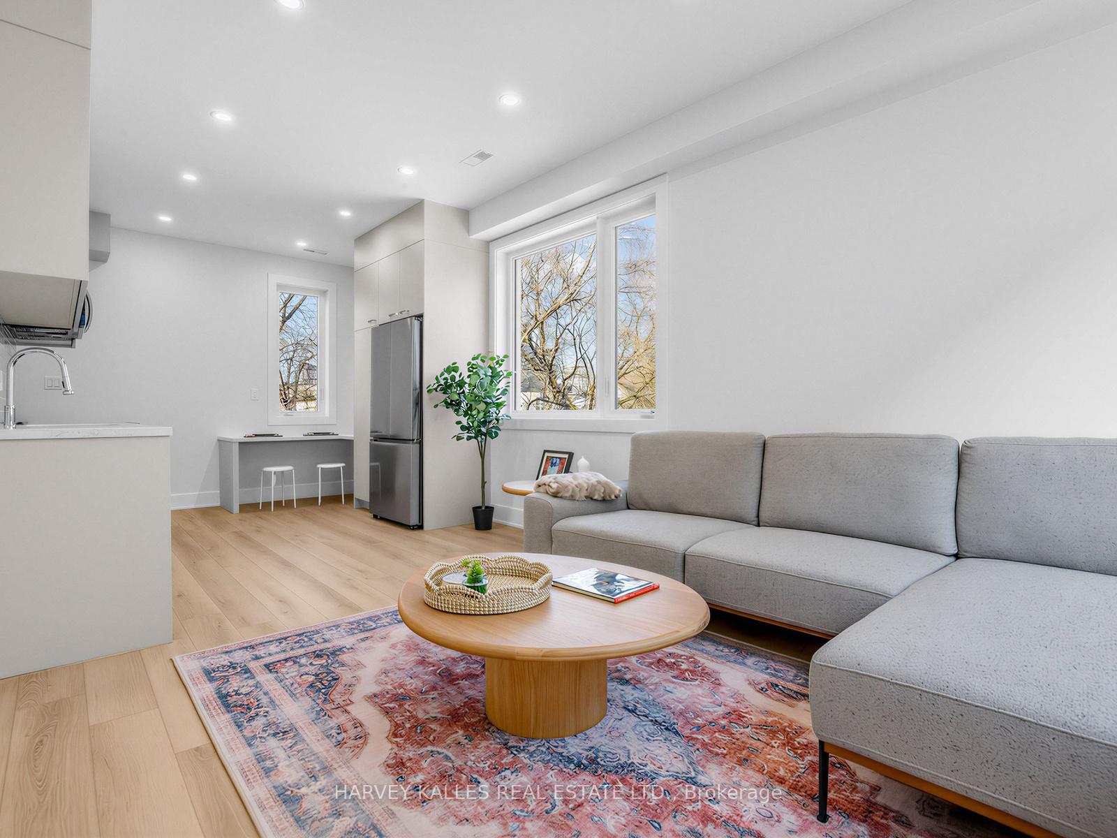 45 Bellevue Avenue 6a, Toronto C01, ON M5T 2N5