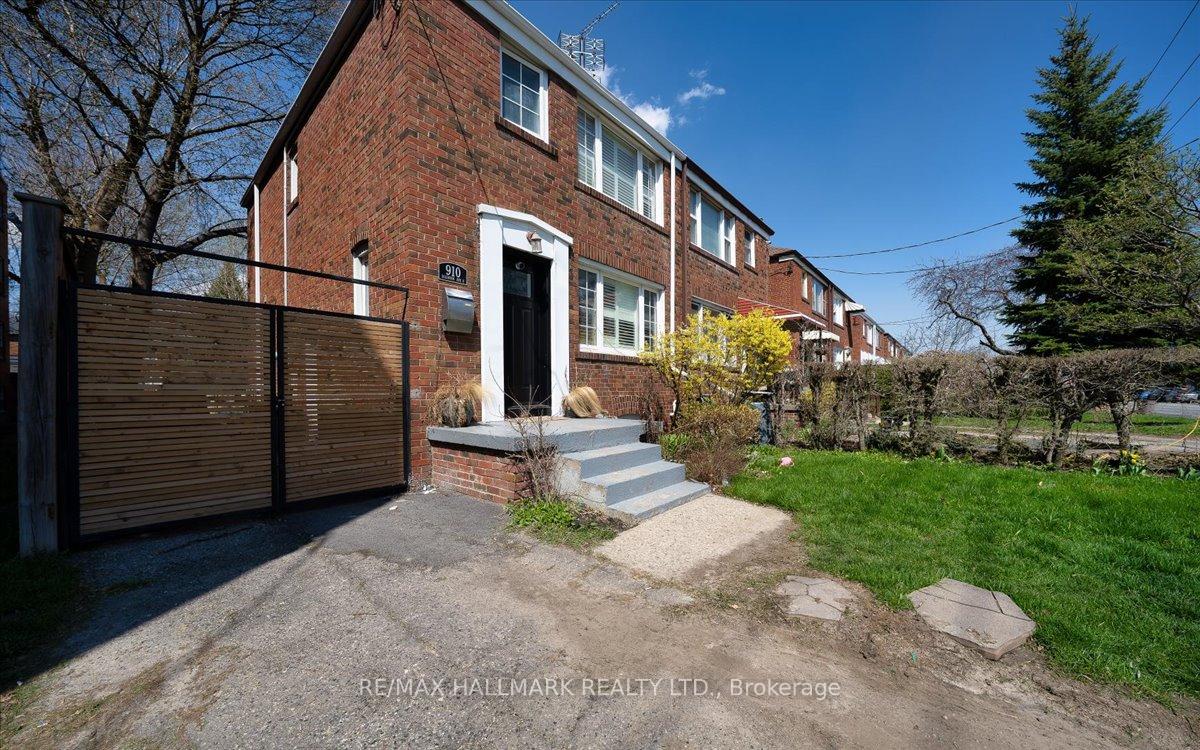 910 Eglinton Avenue E, Toronto C11, ON M4G 2L3