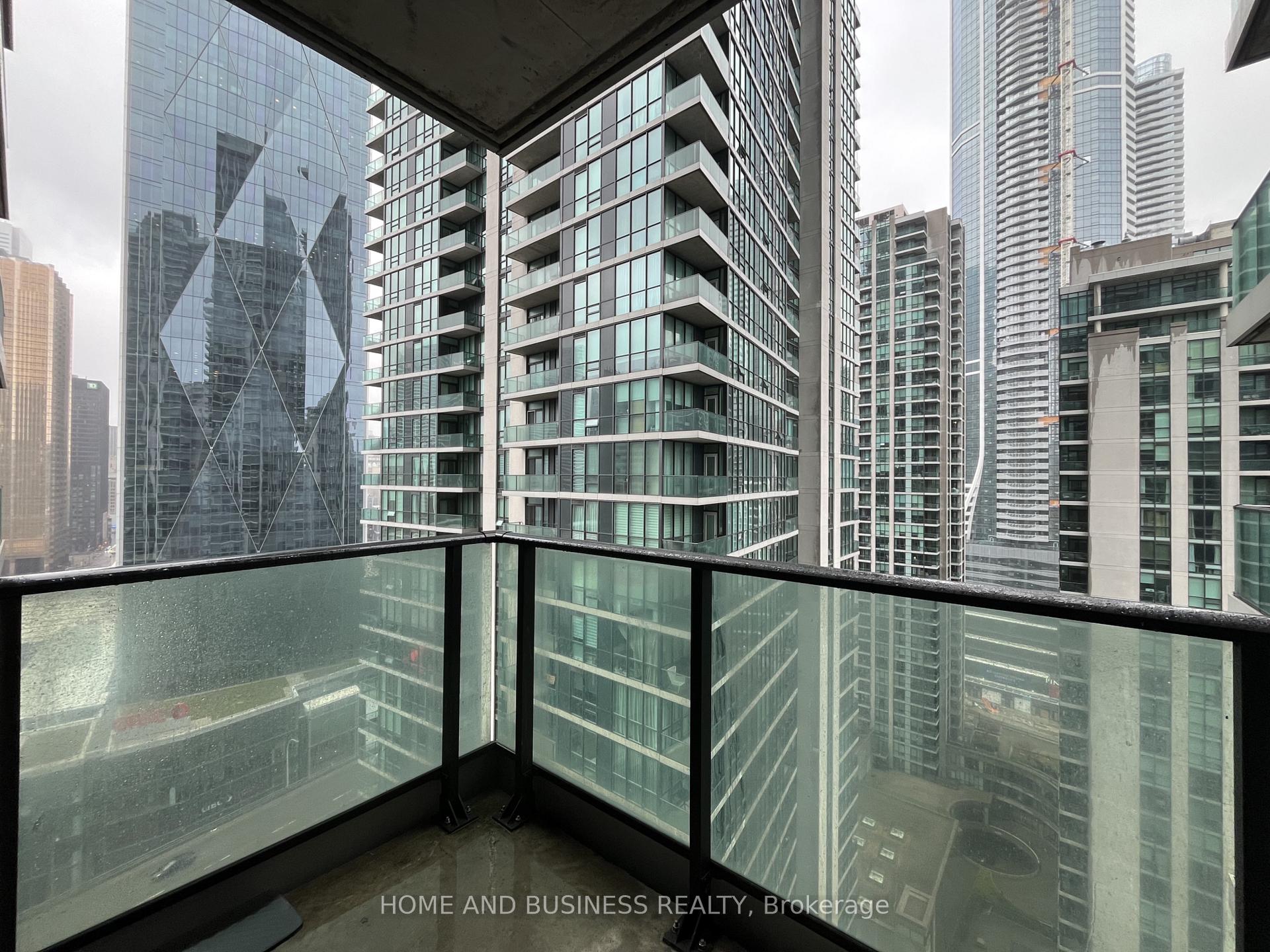 33 Bay Street 2305, Toronto C01, ON M5J 2Z3