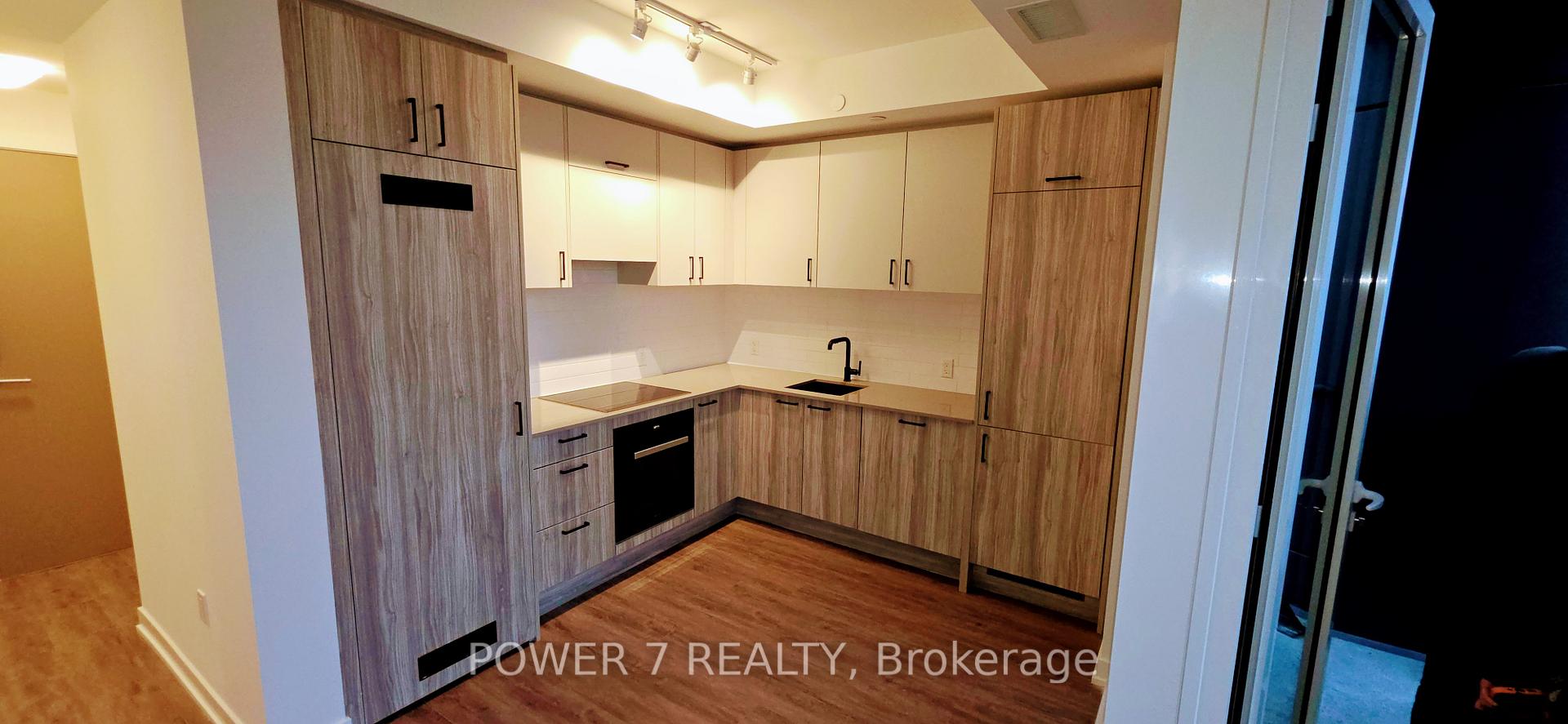 5 Quarrington Lane 1704, Toronto C13, ON M3C 0S5