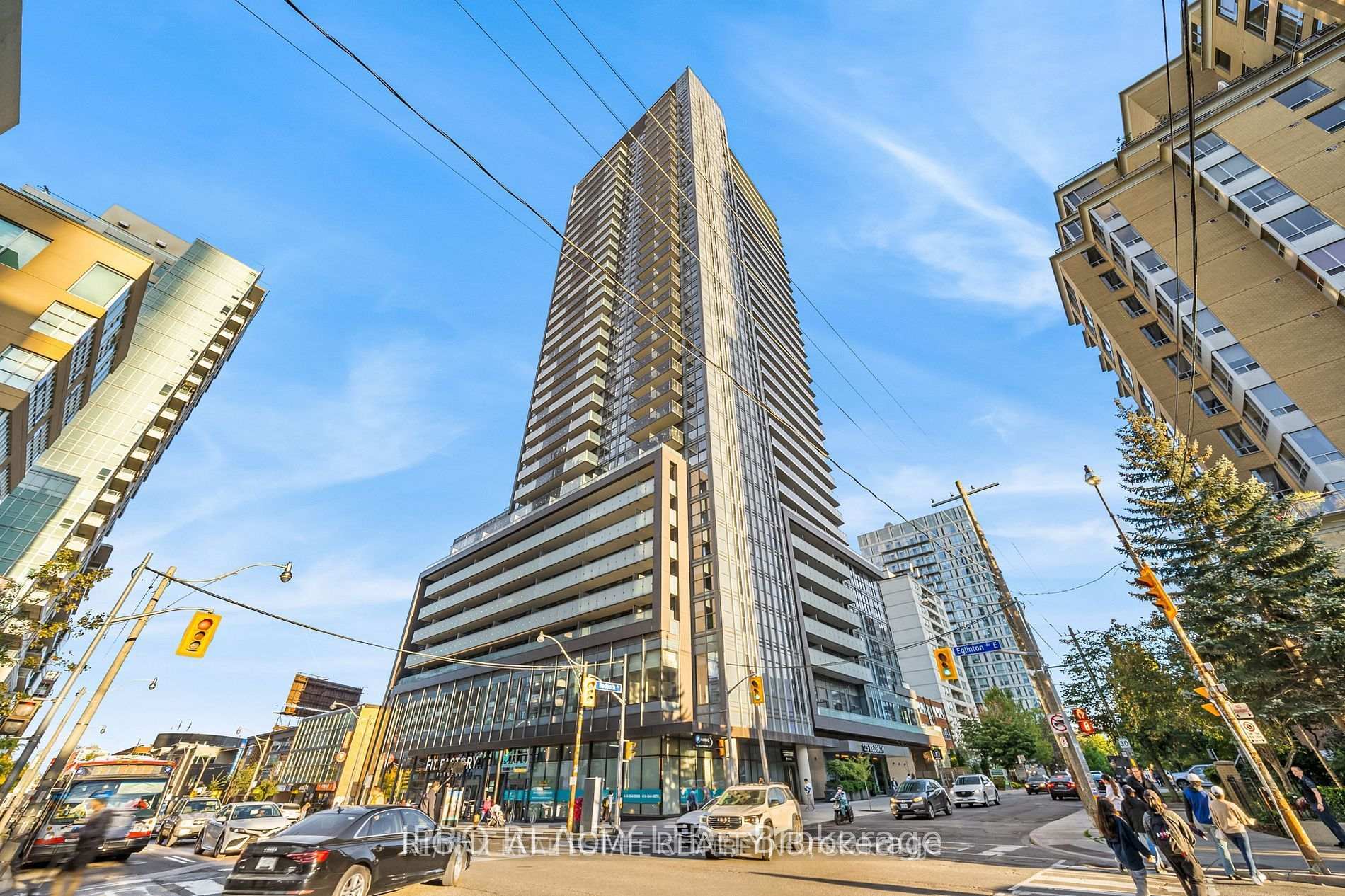 125 Redpath Avenue 2409, Toronto C10, ON M4S 0B5