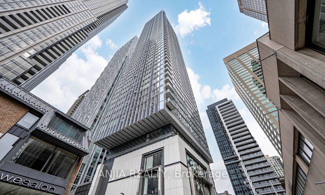 8 Cumberland Street 4705, Toronto C02, ON M4W 0B6