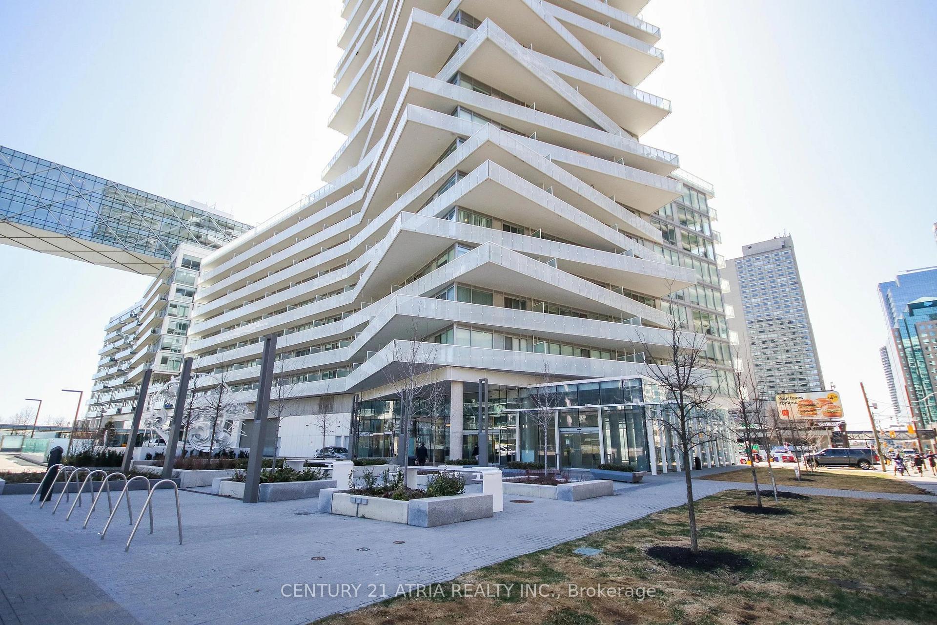 15 Queens Quay N/A E 804, Toronto C08, ON M5E 0C5