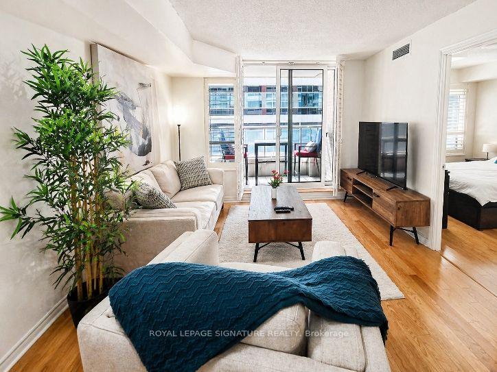 270 Wellington Street W 316, Toronto C01, ON M5V 3P5