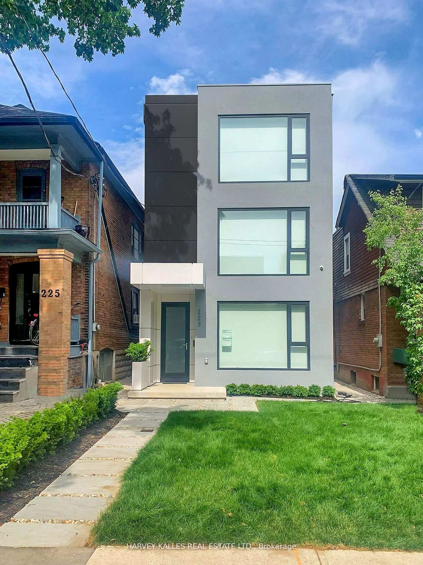 223 Wychwood Avenue, Toronto C03, ON M6C 2T5