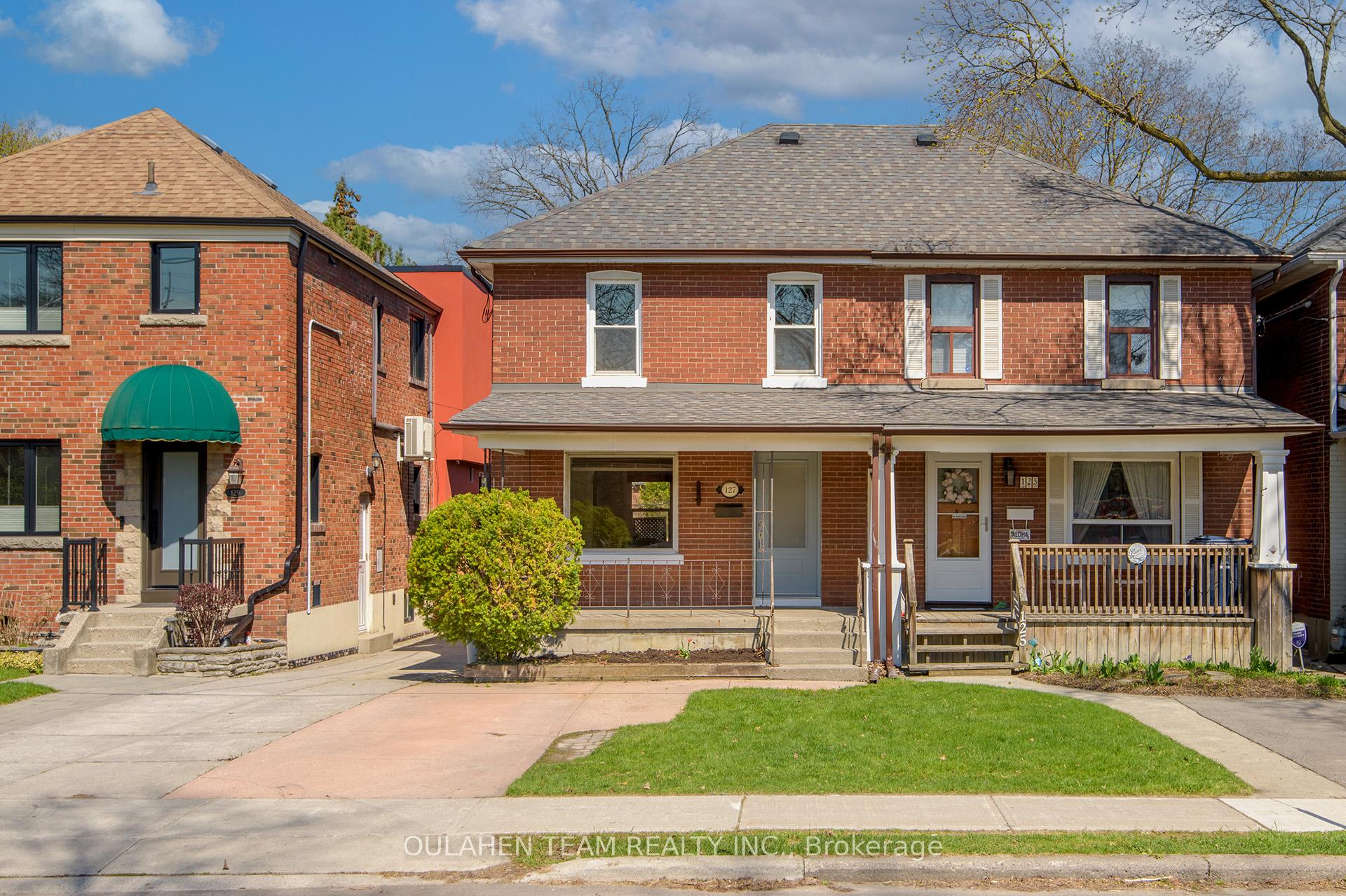 127 Rumsey Road, Toronto C11, ON M4G 1P3