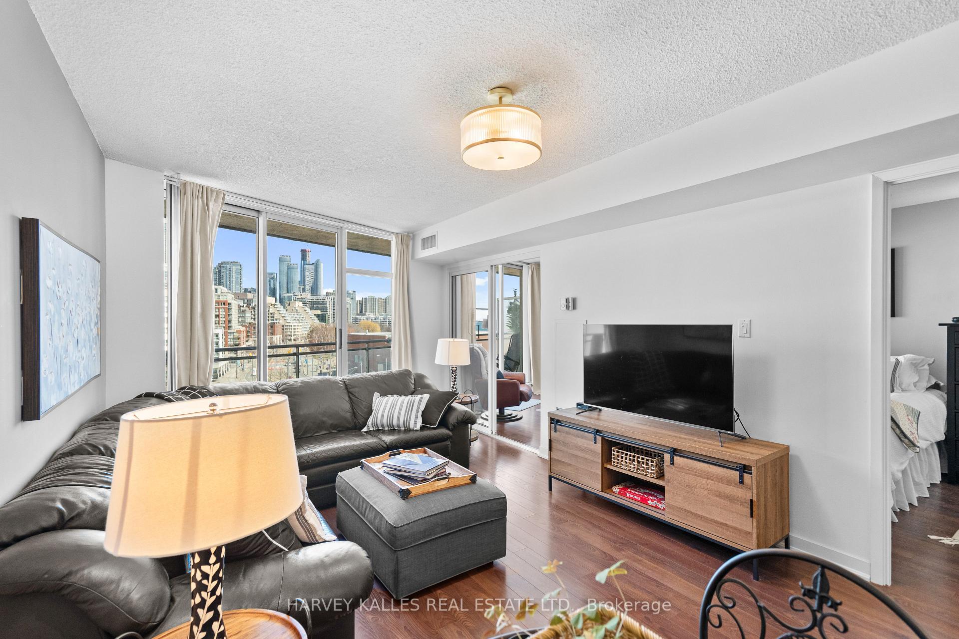 650 Queens Quay N/A W 803, Toronto C01, ON M5V 3N2