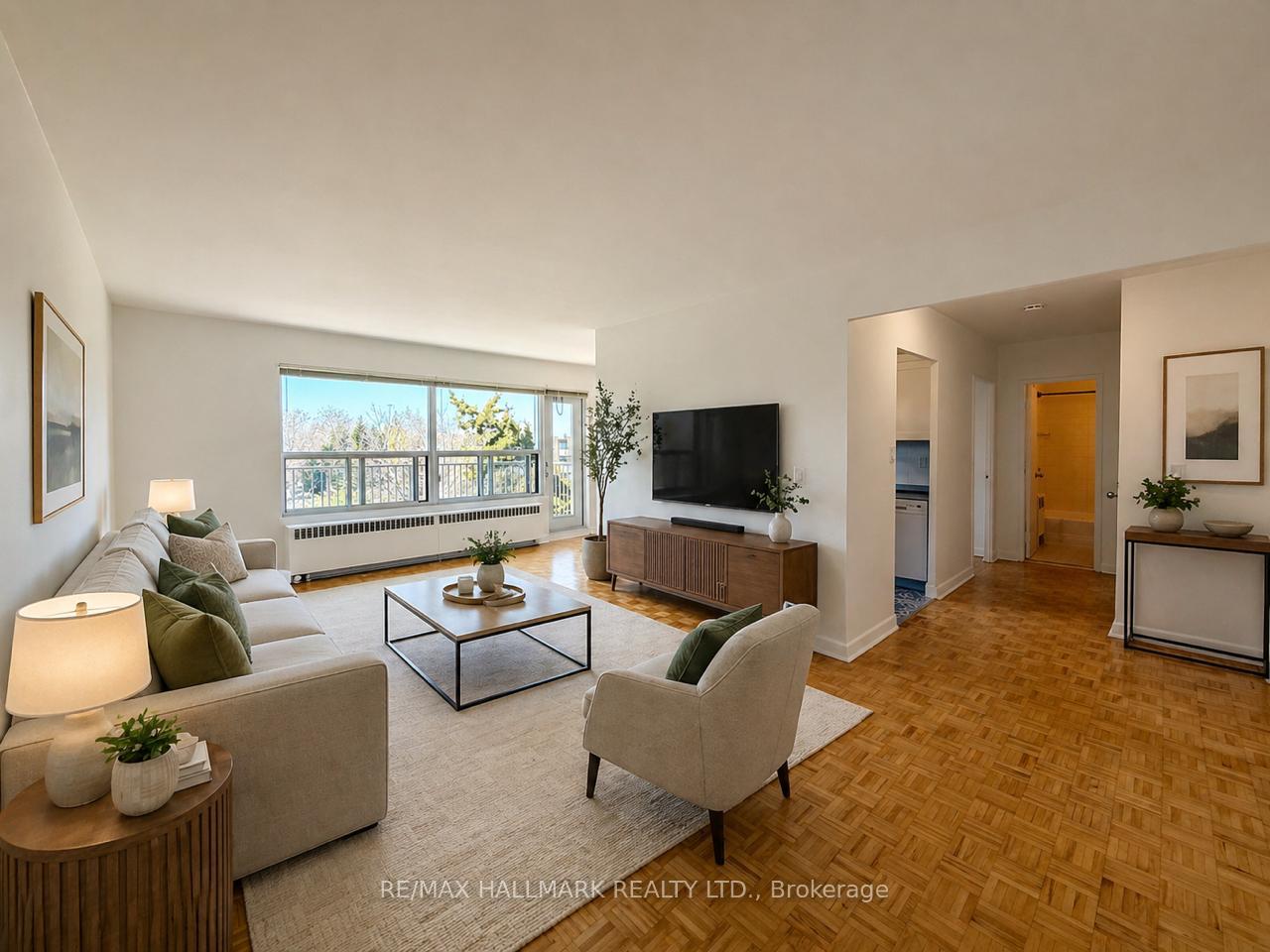 28 Upper Canada Drive 403, Toronto C12, ON M2P 1R9