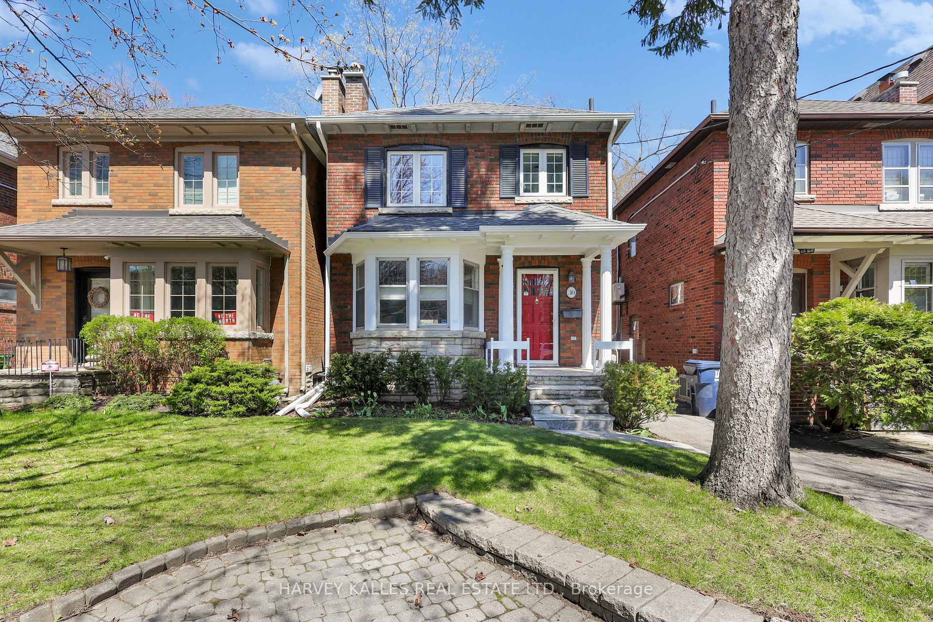 30 Braeside Road, Toronto C04, ON M4N 1X7