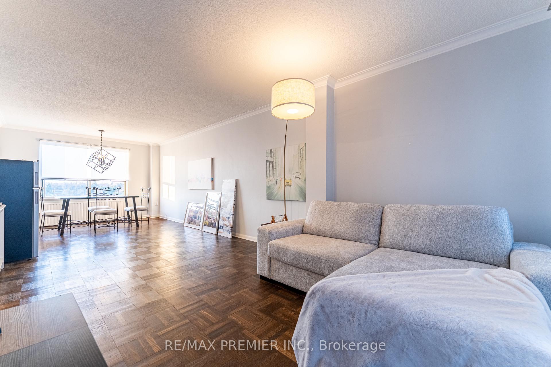 660 Eglinton Avenue W 612, Toronto C04, ON M5N 1C3
