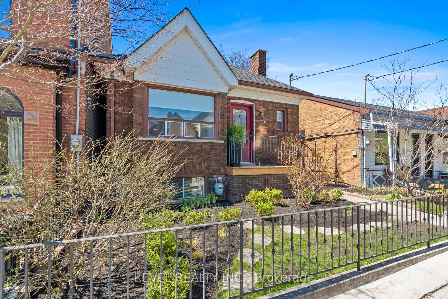 190 Manning Avenue, Toronto C01, ON M6J 2K5