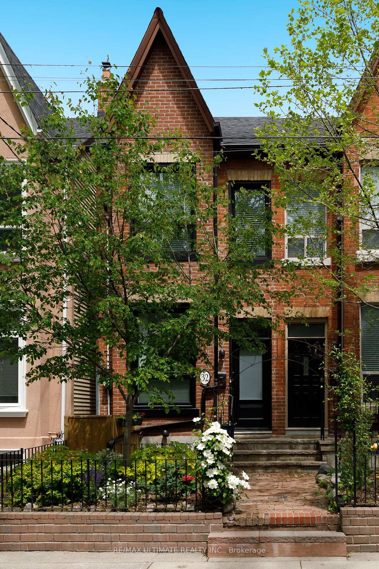 32 Lindsey Avenue, Toronto C01, ON M6H 1E1