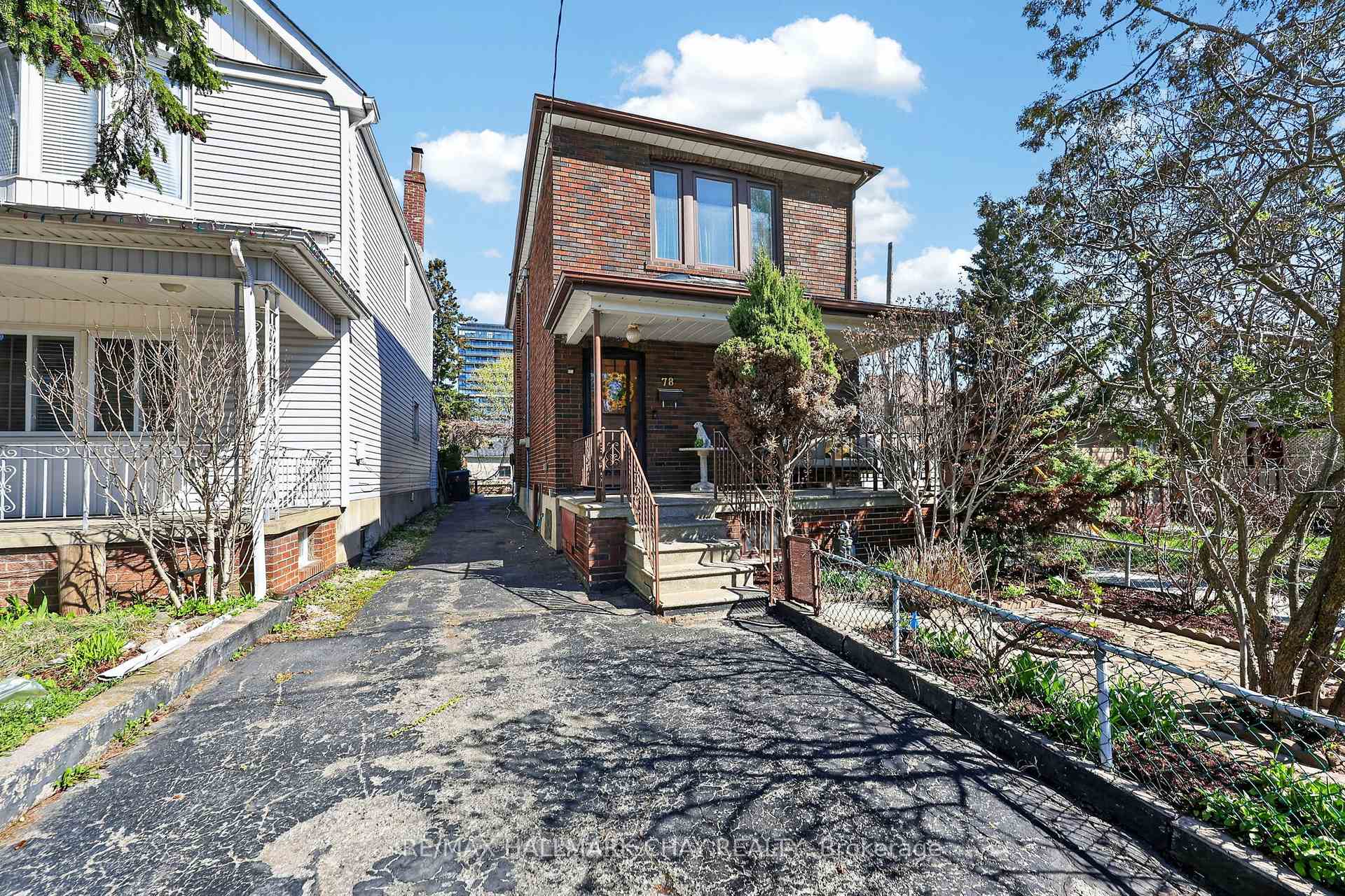 78 Clovelly Avenue, Toronto C03, ON M6E 2E6