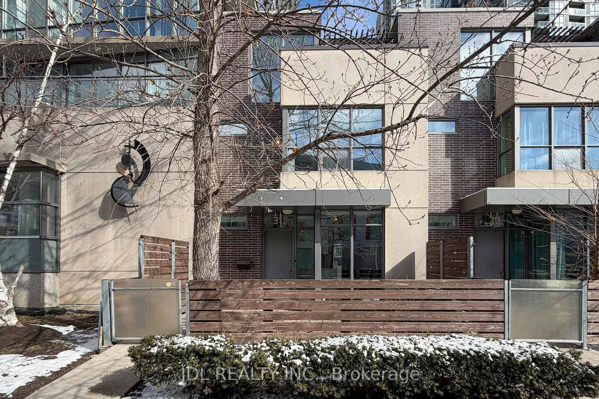 31 Brunel Court Th8, Toronto C01, ON M5V 3Y2
