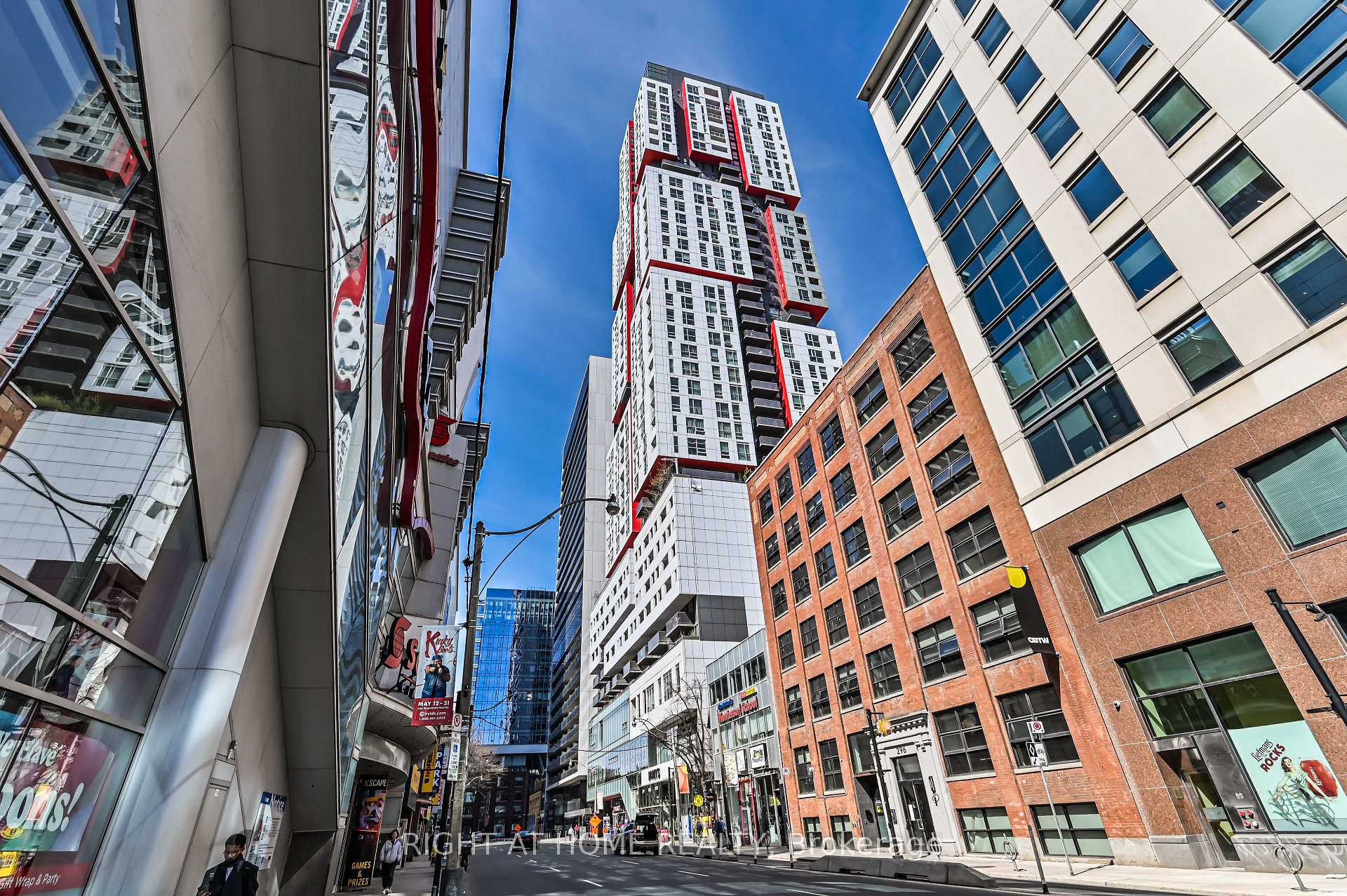 318 Richmond Street W 3506, Toronto C01, ON M5V 0B4