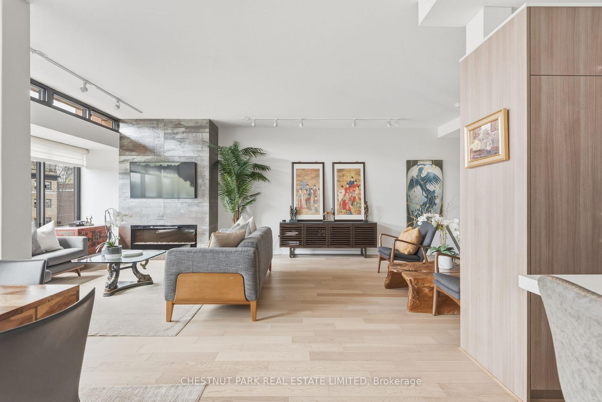 40 Oaklands Avenue 318, Toronto C02, ON M4V 2Z3