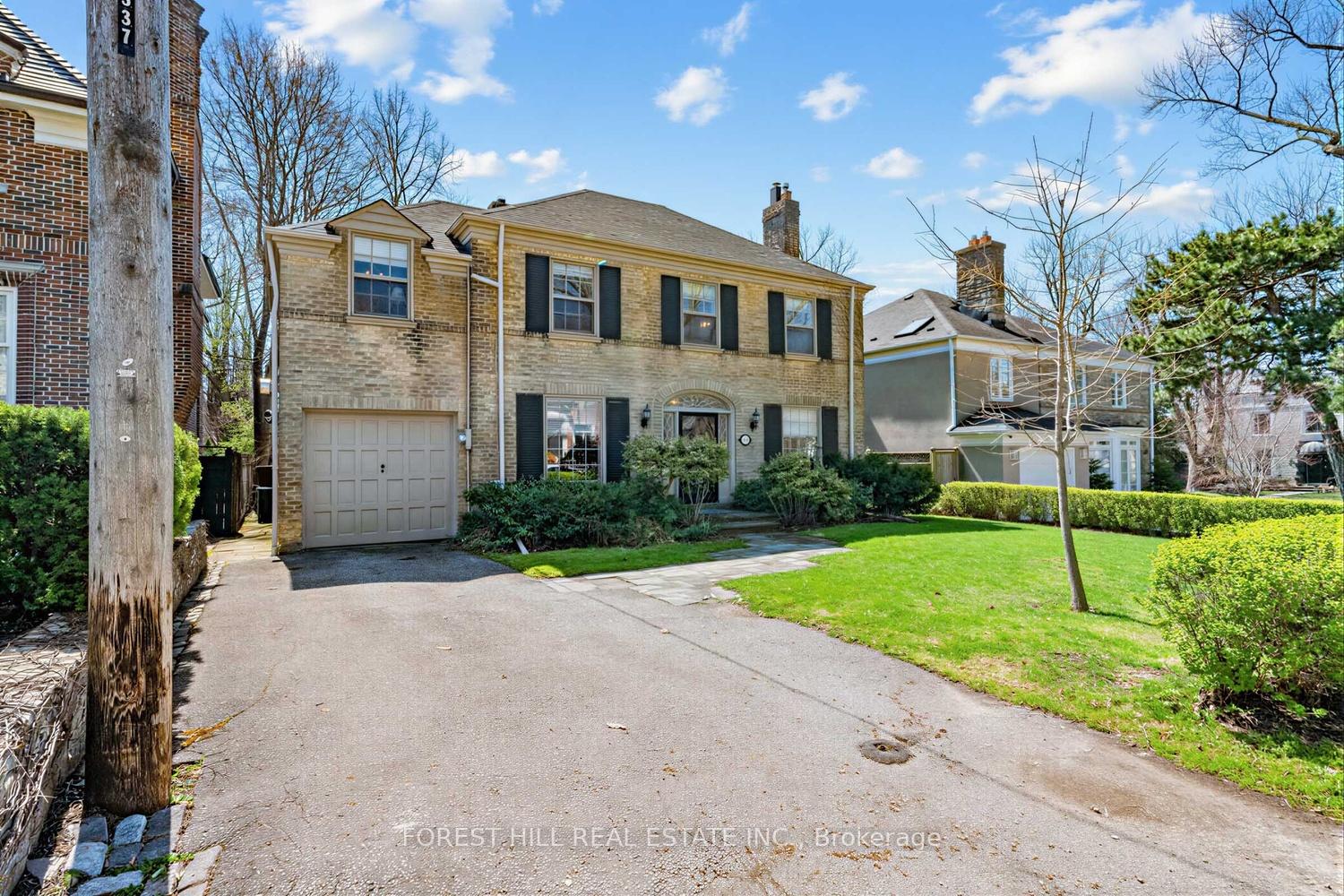 339 Cortleigh Boulevard, Toronto C04 — photo 2 of 5