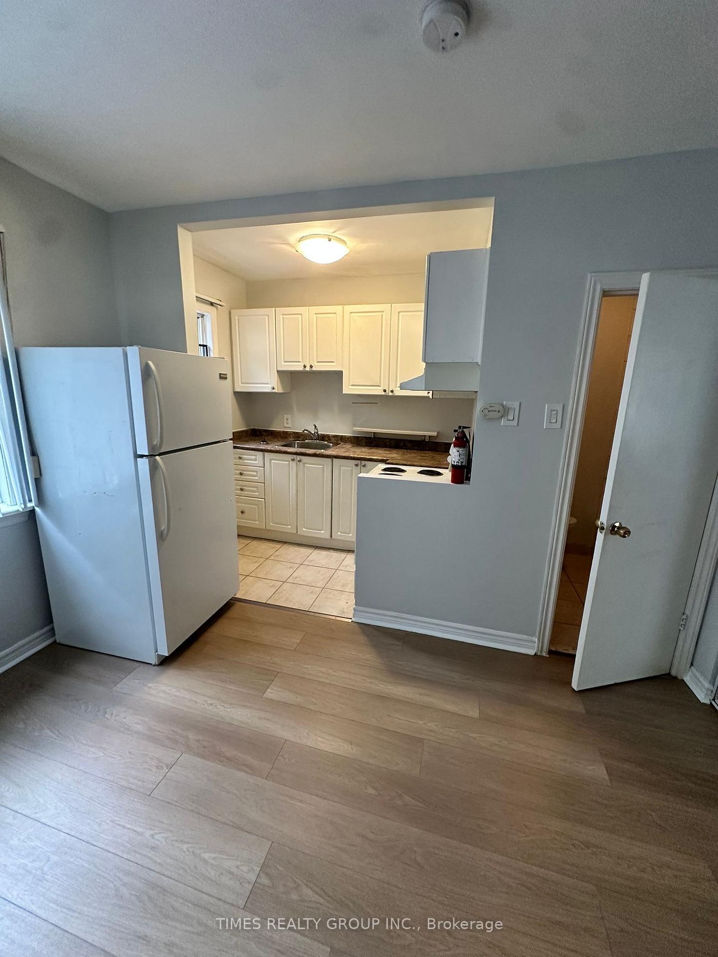 1566 Avenue Road 103, Toronto C04 — photo 5 of 5