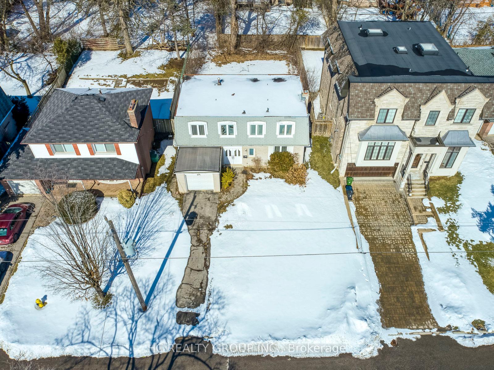 10 Waring Court, Toronto C14, ON M2N 4G7
