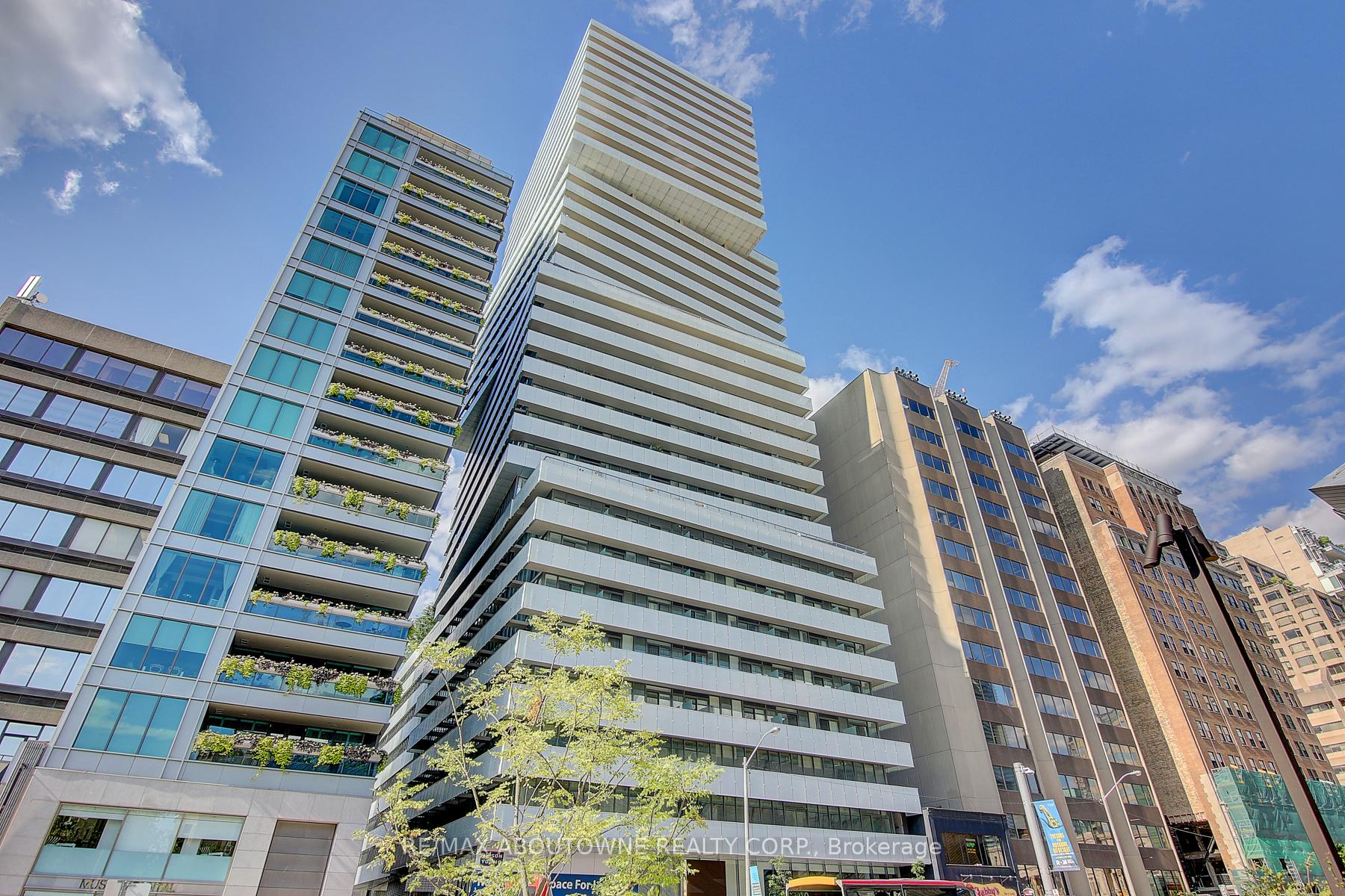 200 Bloor Street W 2002, Toronto C02, ON M5S 1T8