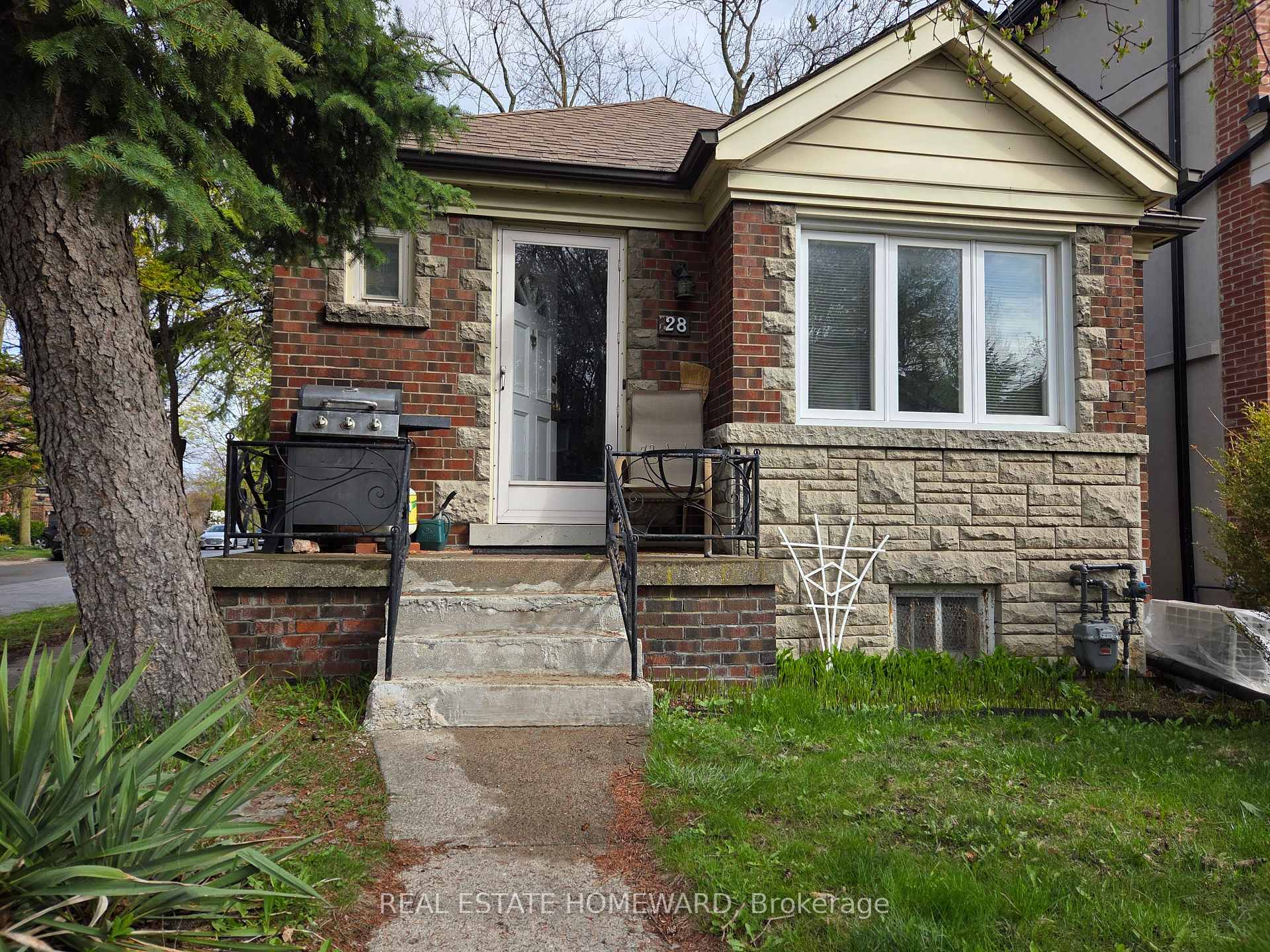 28 Glen Echo Road, Toronto C04, ON M4N 2E1