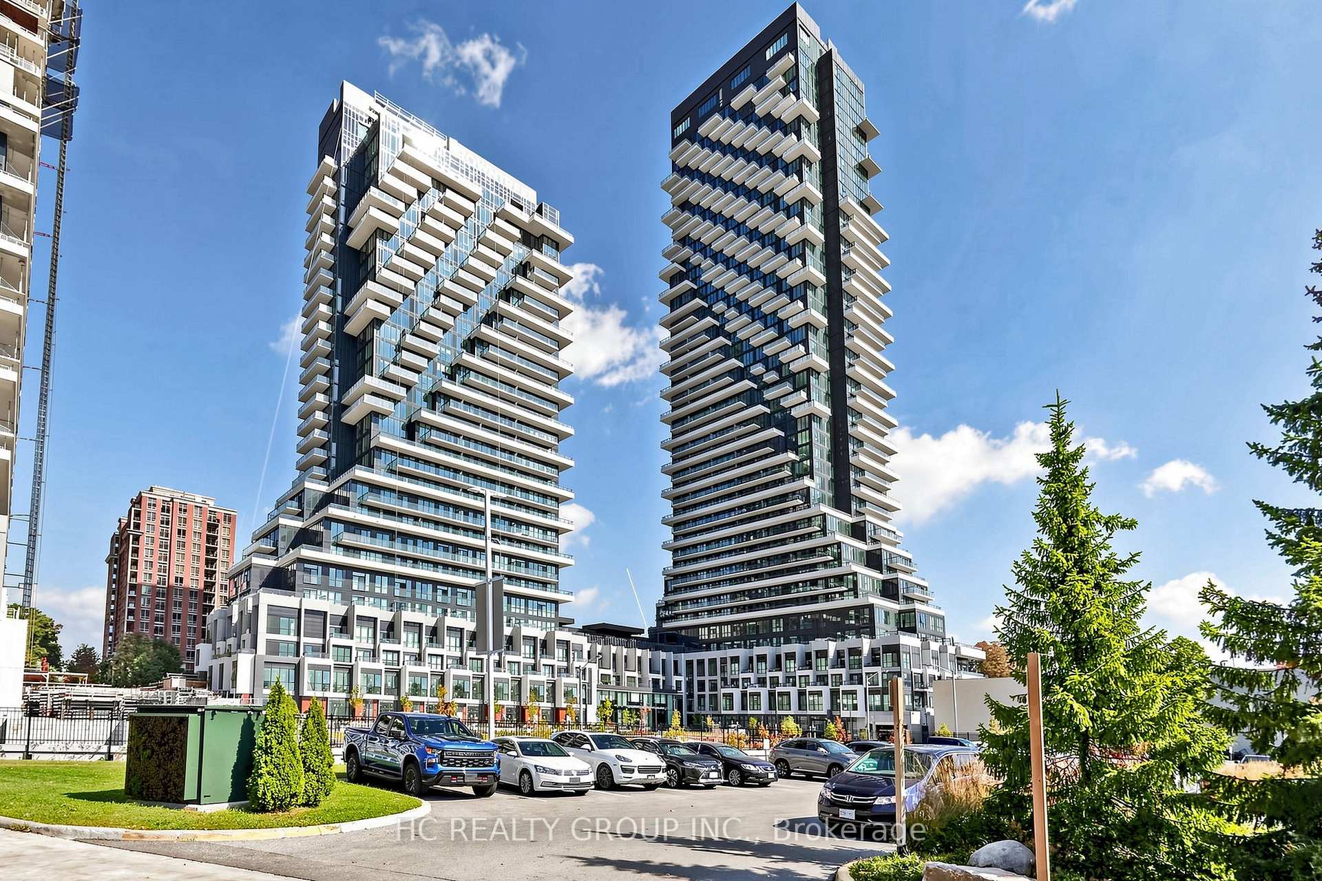 30 Inn On The Park Drive 4211, Toronto C13, ON M3C 0P7