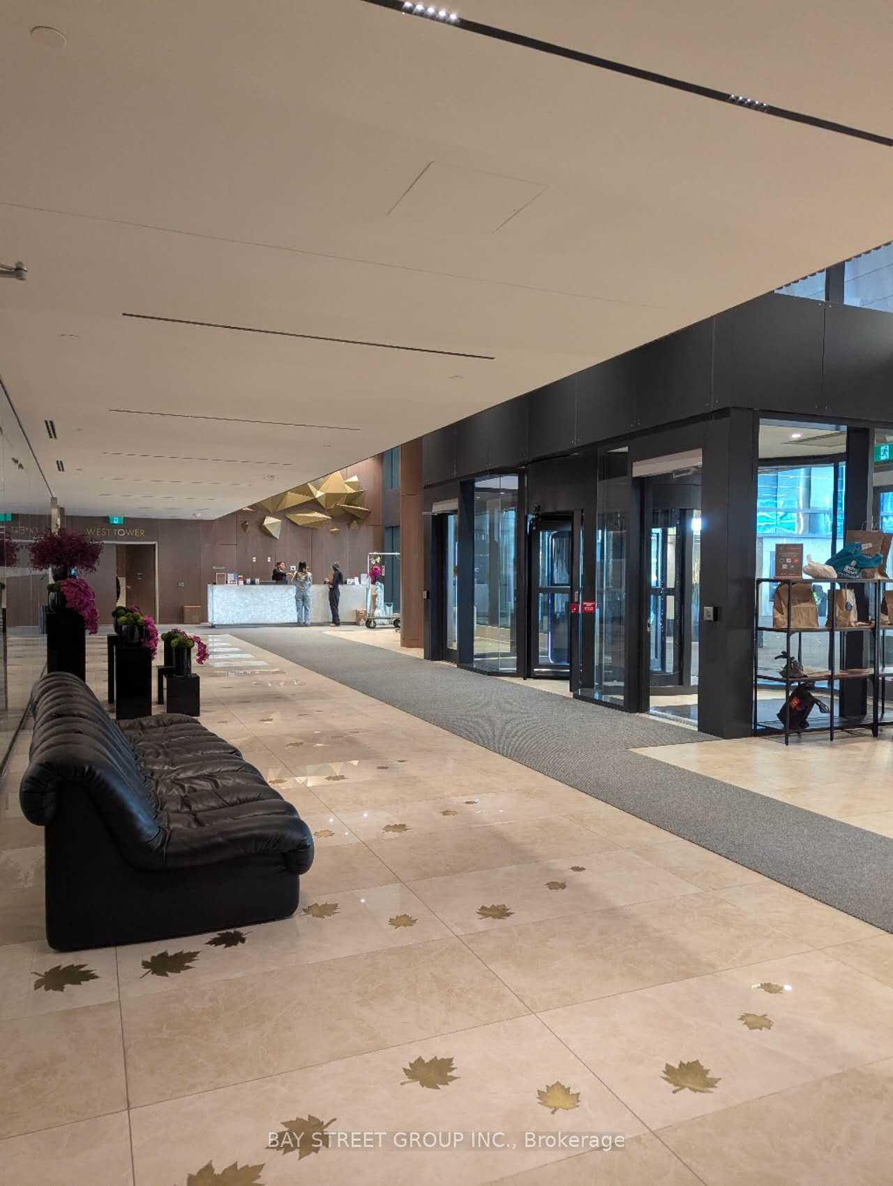 3 Concord Cityplace Way 4905, Toronto C01, ON M5V 0X4