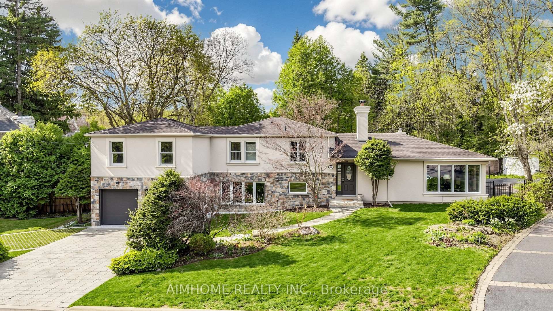 54 Plymbridge Road, Toronto C12, ON M2P 1A3 — Toronto C12, Ontario