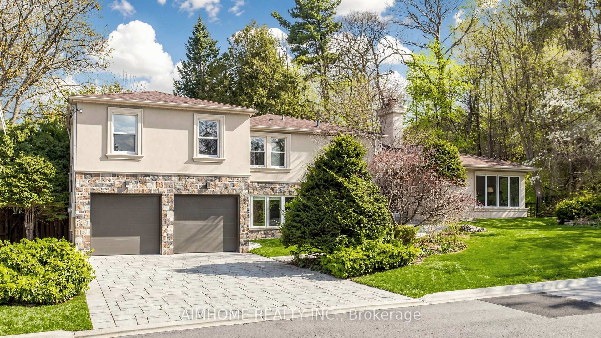 54 Plymbridge Road, Toronto C12 — photo 2 of 5