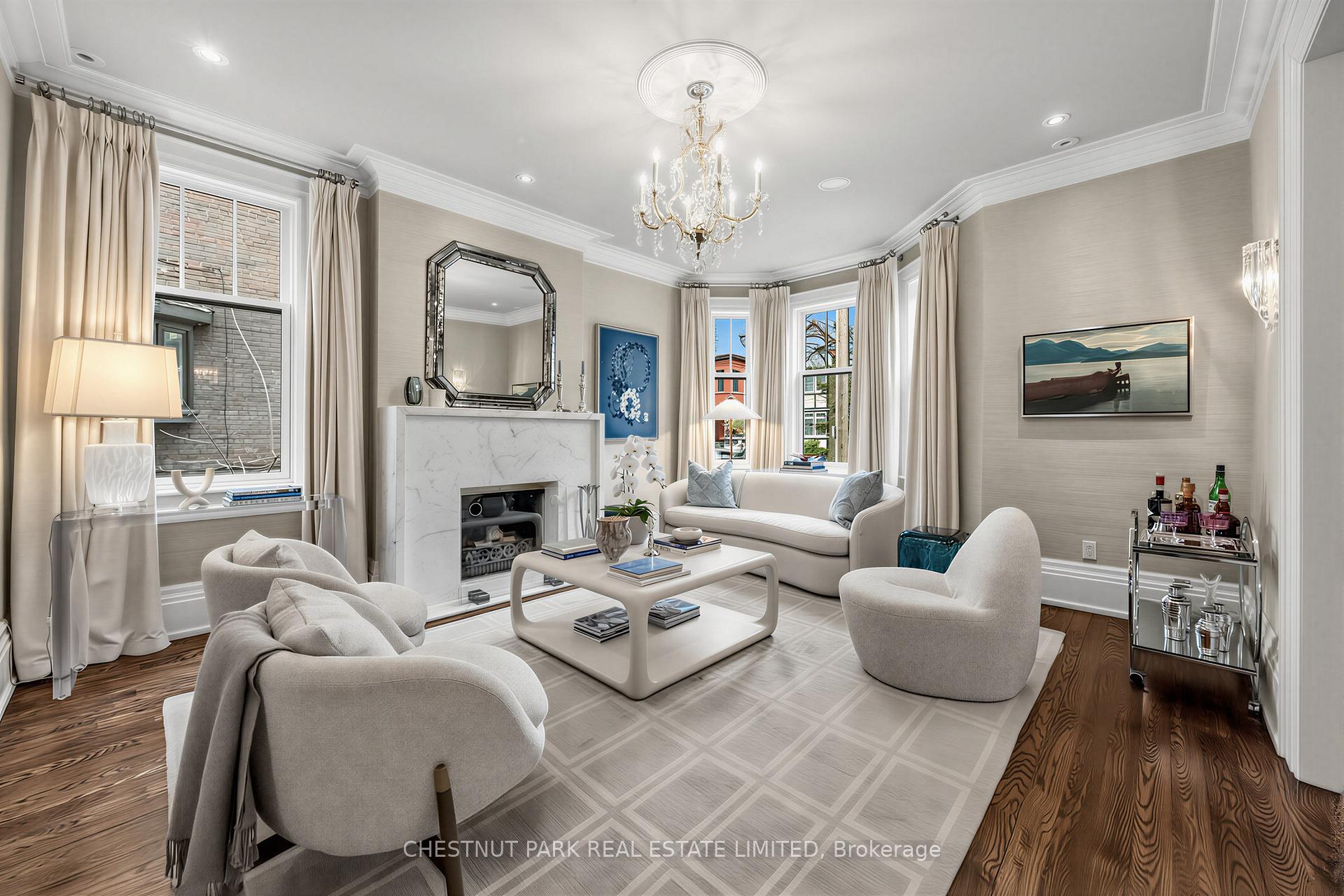 94 Walmer Road, Toronto C02 — photo 2 of 5