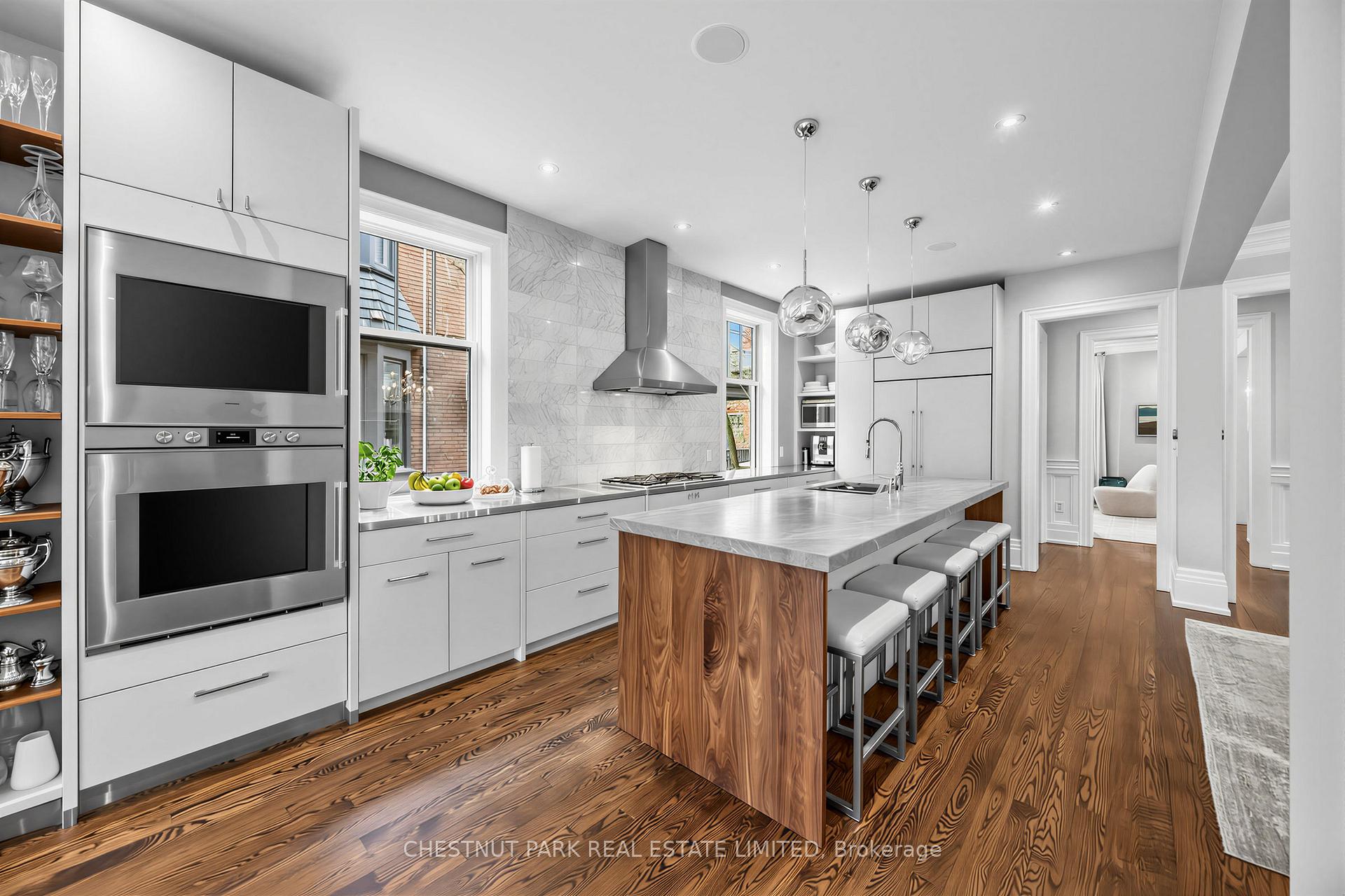 94 Walmer Road, Toronto C02 — photo 5 of 5