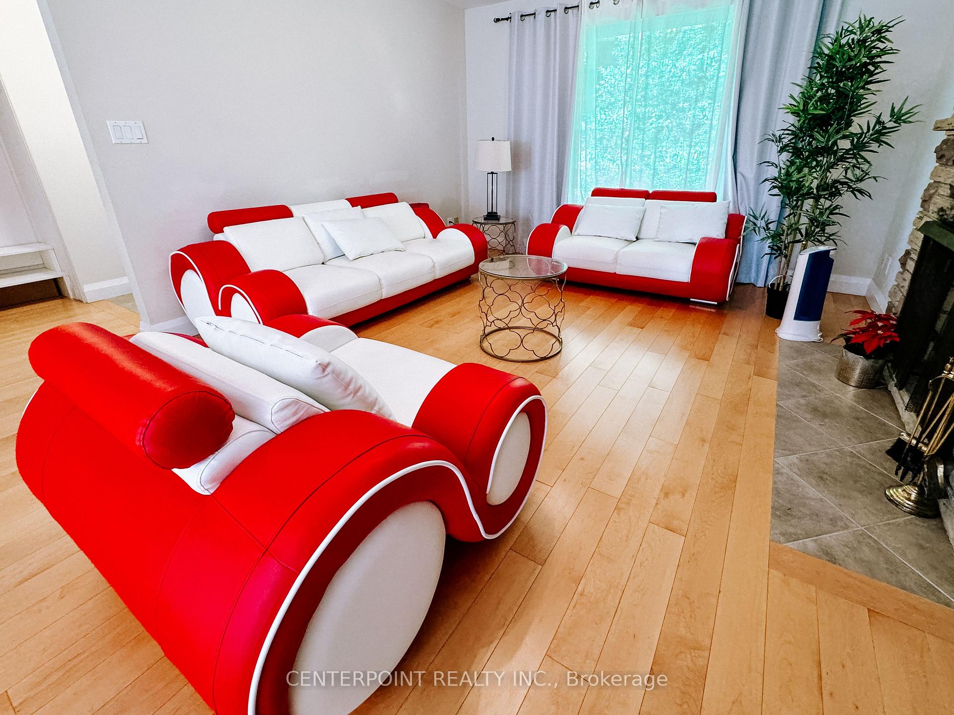 29 Chipping Road Main, Toronto C13, ON M3B 1L2