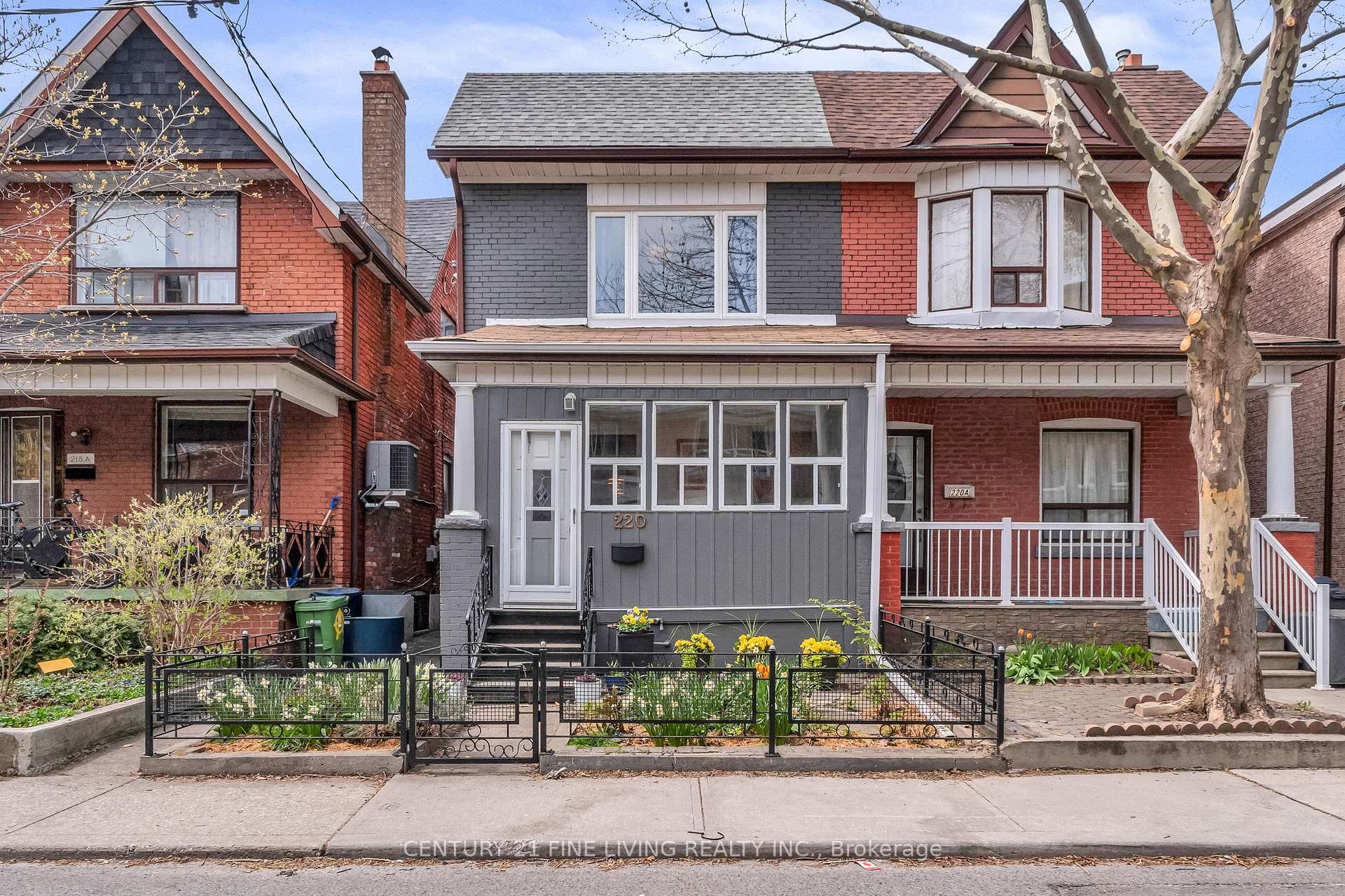 220 St Helen's Avenue, Toronto C01, ON M6H 4A3