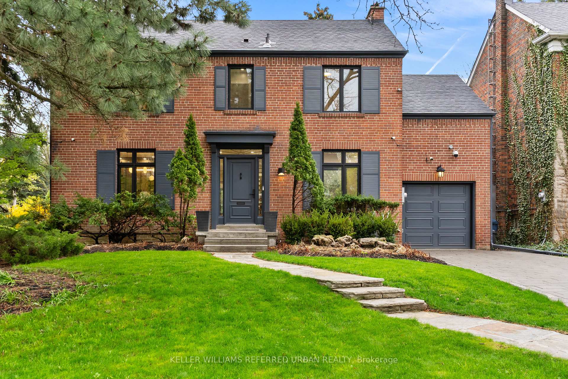 137 Cheltenham Avenue, Toronto C12 — photo 2 of 5