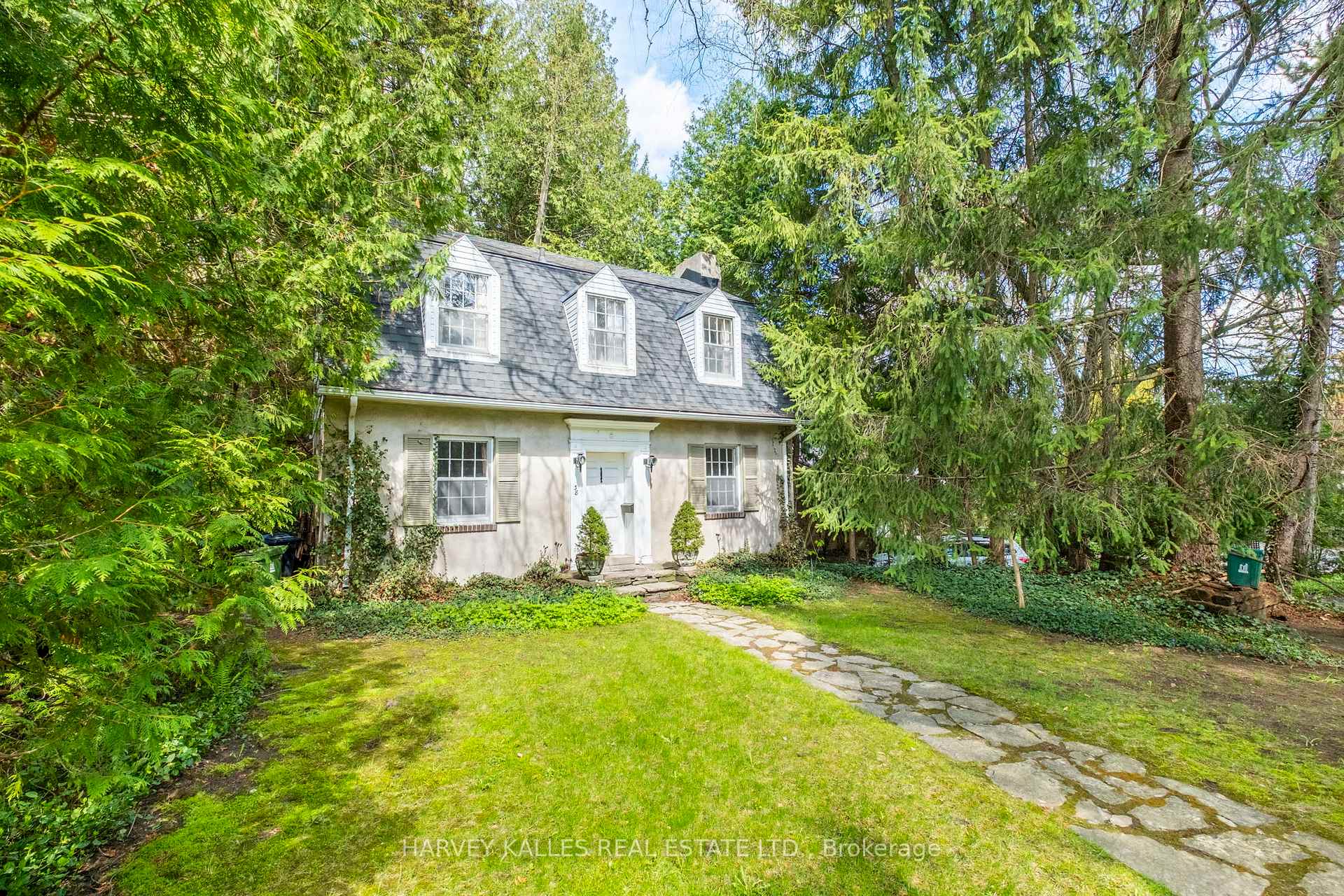 38 Donwoods Drive, Toronto C12, ON M4N 2G2 — Toronto C12, Ontario