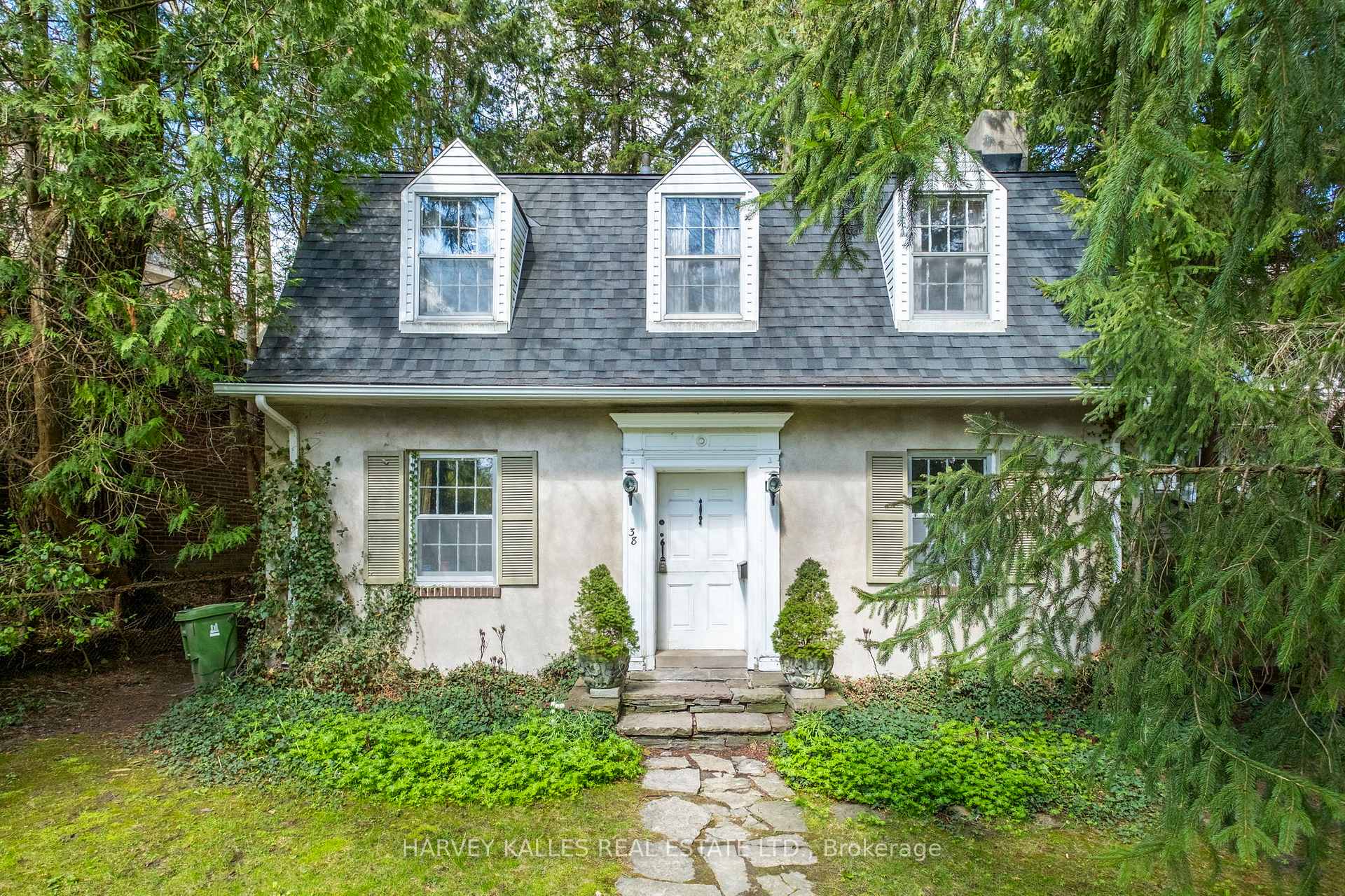38 Donwoods Drive, Toronto C12 — photo 2 of 5