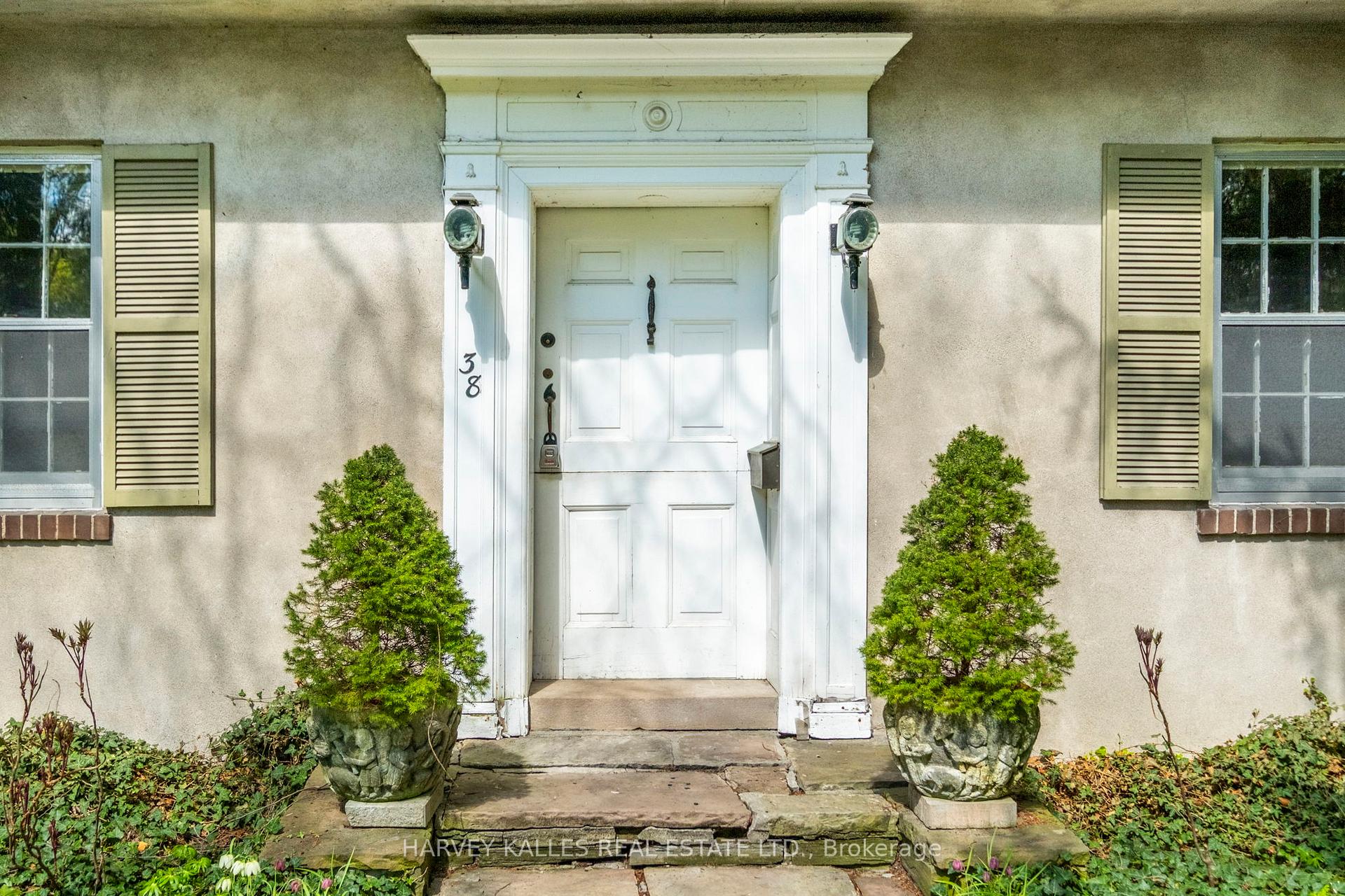 38 Donwoods Drive, Toronto C12 — photo 3 of 5