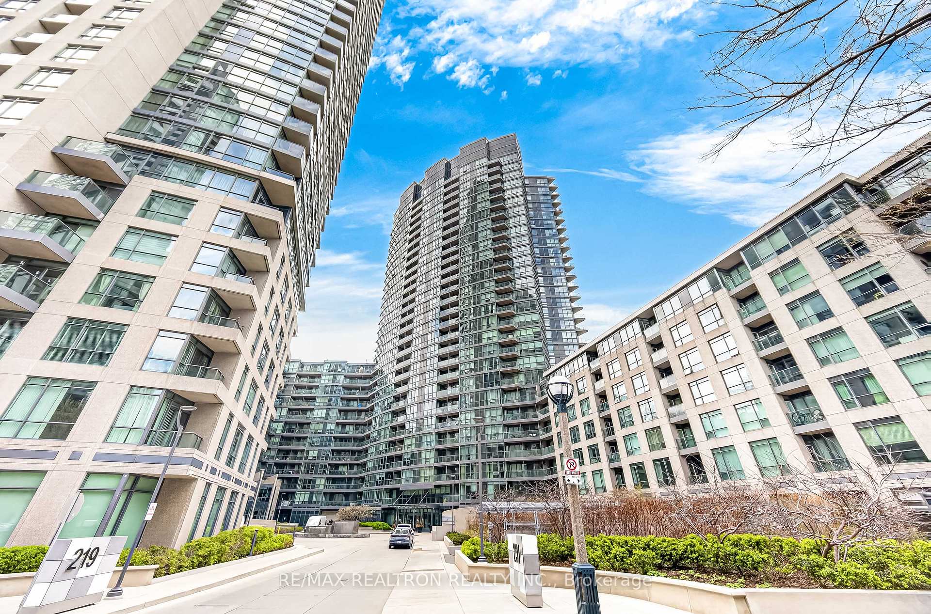 231 Fort York Boulevard 2505, Toronto C01, ON M5V 1B2