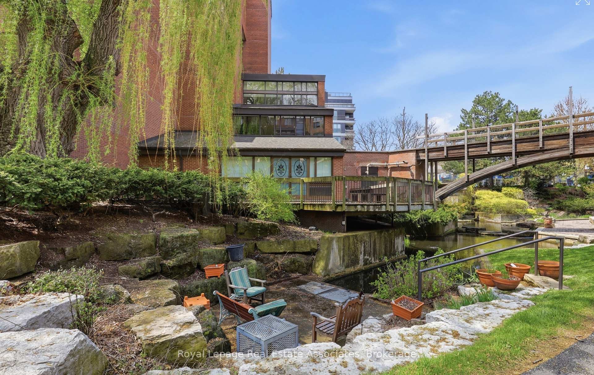 40 Sylvan Valley Way 116, Toronto C04, ON M5M 4M3