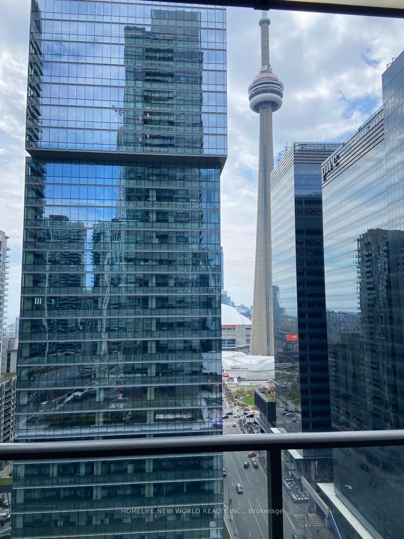 65 Bremner Boulevard 2004, Toronto C01, ON M5J 0A7