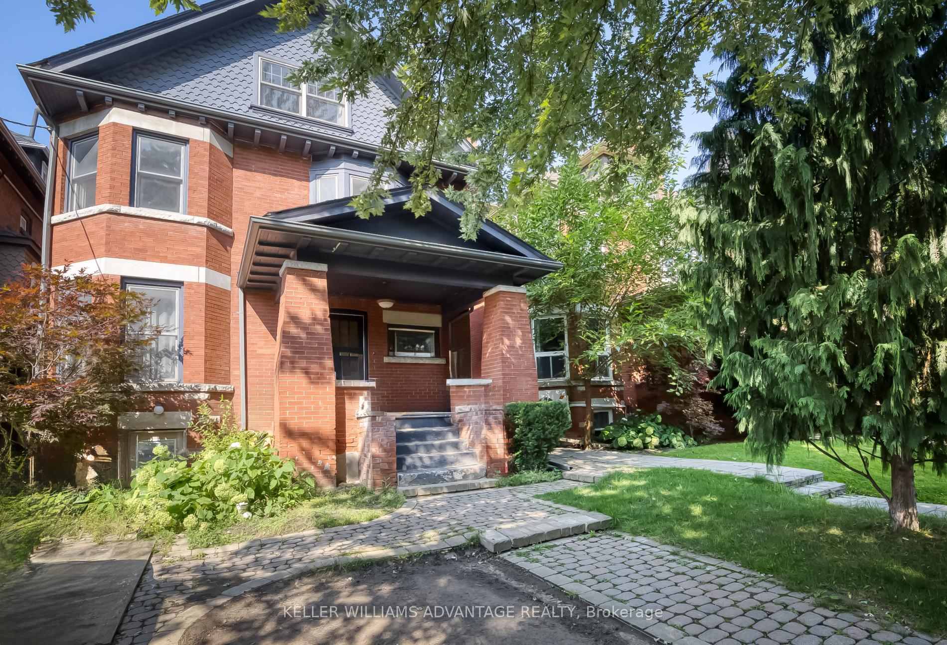 146 Madison Avenue Lower, Toronto C02, ON M5R 2S5 — Toronto C02, Ontario