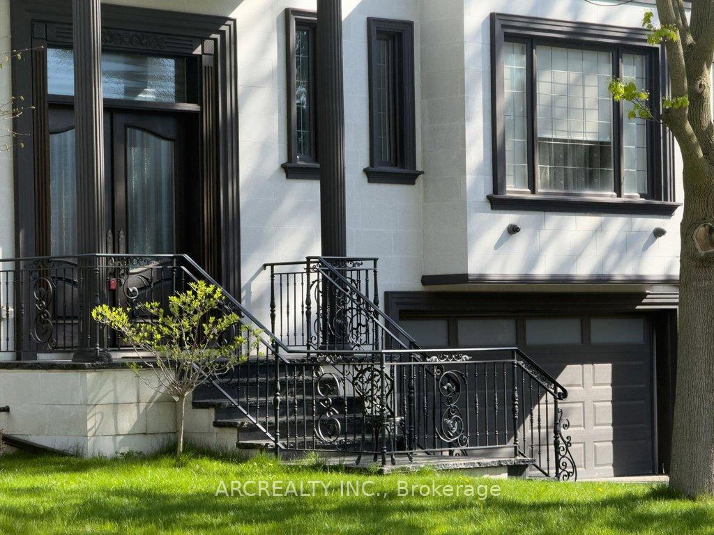 188 Alfred Avenue, Toronto C14 — photo 2 of 5