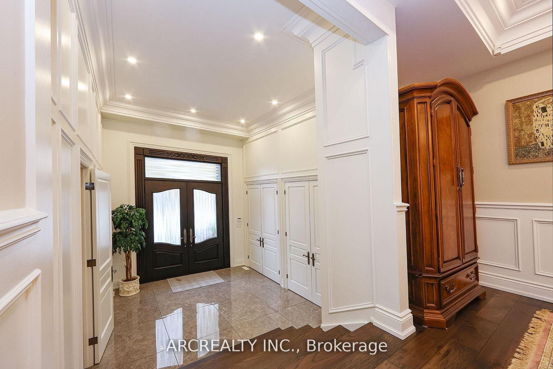 188 Alfred Avenue, Toronto C14 — photo 4 of 5