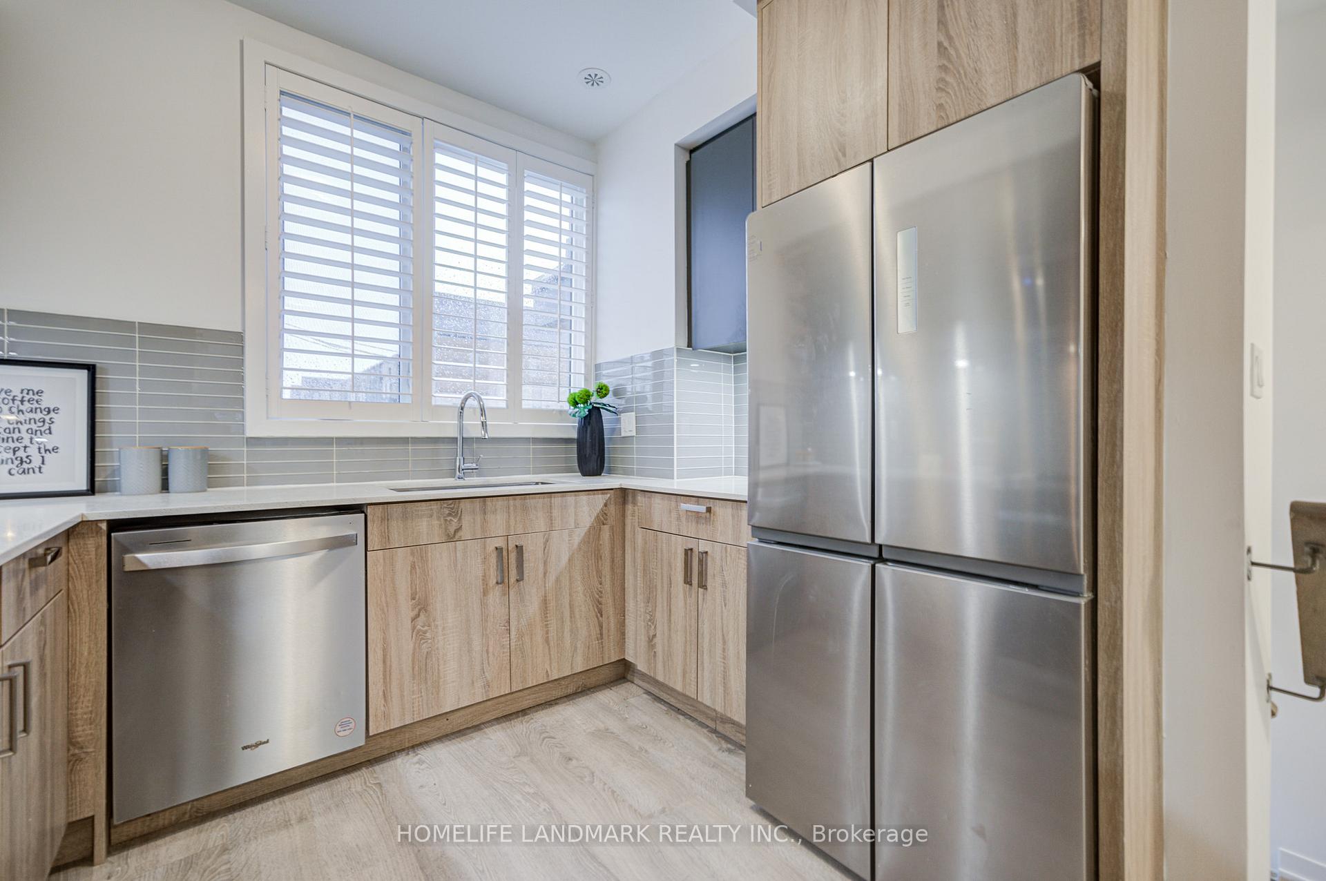 46 Hooyo Terrace, Toronto C04 — photo 2 of 5