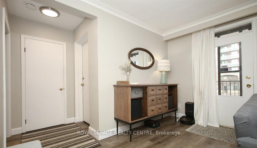 339 Sheppard Avenue E 2, Toronto C14 — photo 2 of 5
