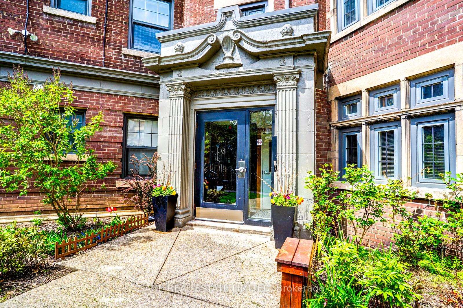 48 Lawton Boulevard 15, Toronto C02, ON M4V 1Z5 — Toronto C02, Ontario