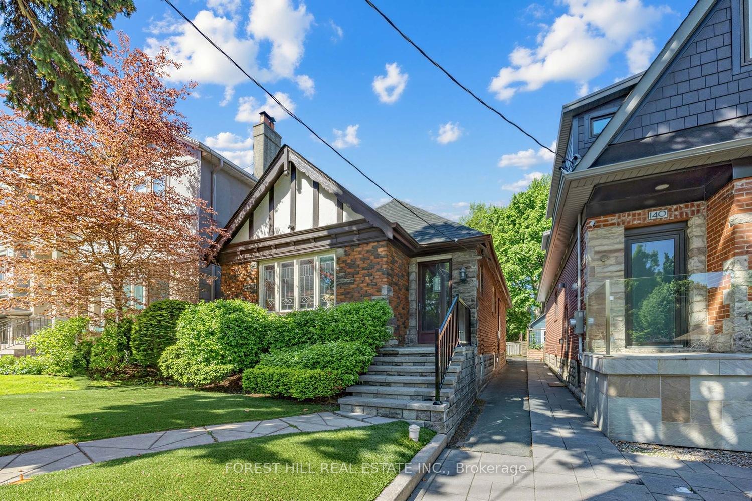 138 Castlewood Road, Toronto C04 — photo 2 of 5